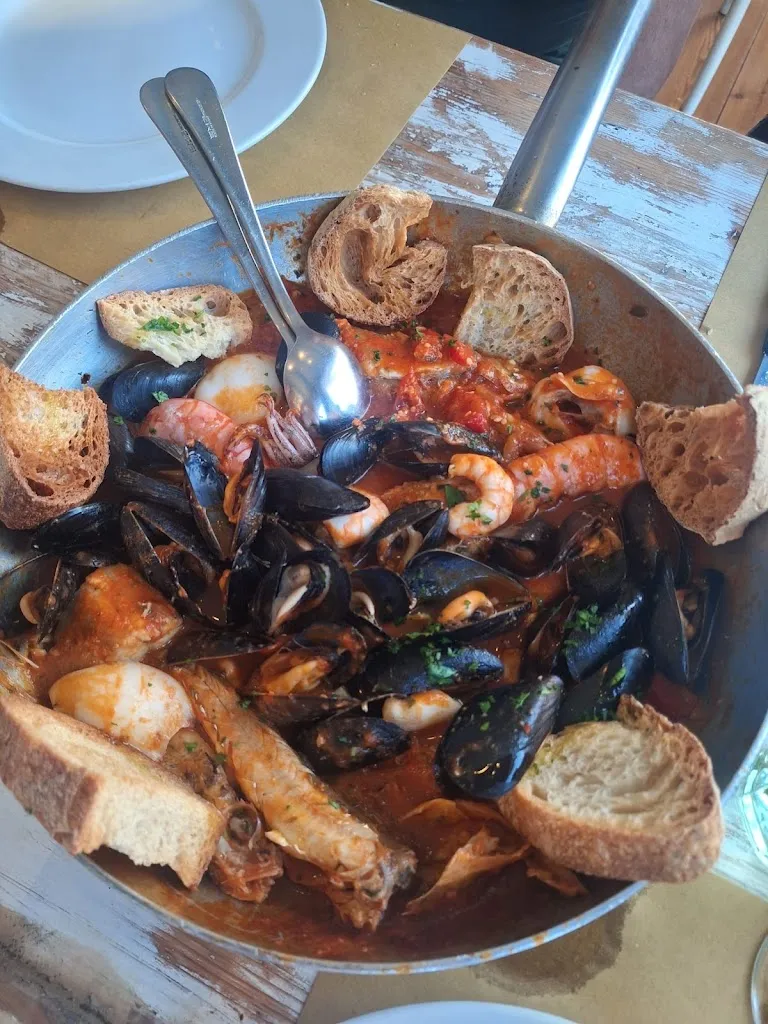 Macarena Velasco_Nialtri_Chiaravalle_review