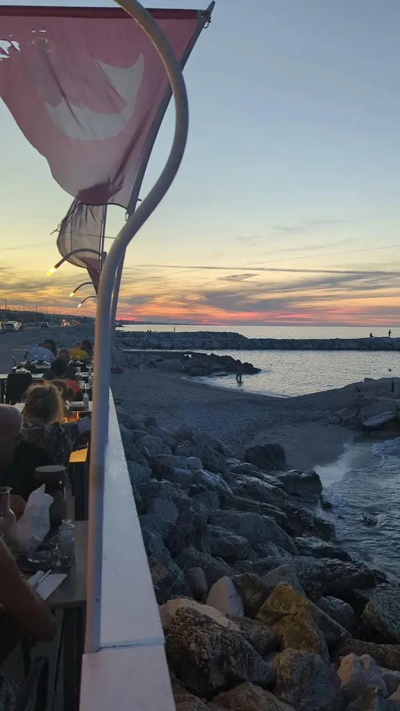 Chalet Beach_Chiaravalle_slider_image_2