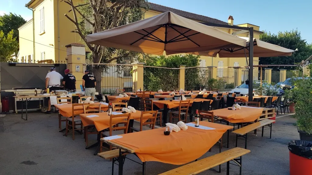 Bar Pizzeria Del Sagrato restaurant in Chignolo Po