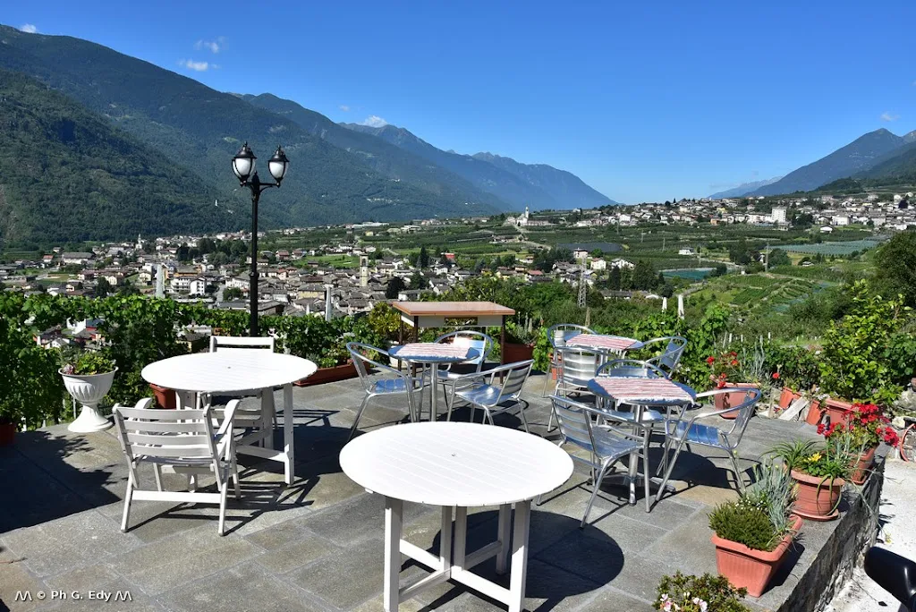 Agriturismo Miarescia di Giumelli Mariarosa restaurant in Chiuro