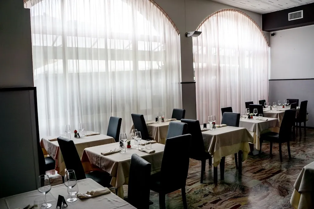 Ristorante Pizzeria 7 Archi restaurant in Chiuro