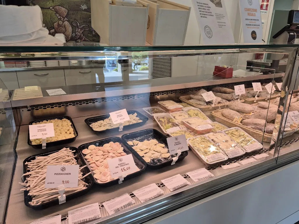 Sa Sh_Punto vendita e Stuzzicheria -Latteria di Chiuro_Chiuro_review