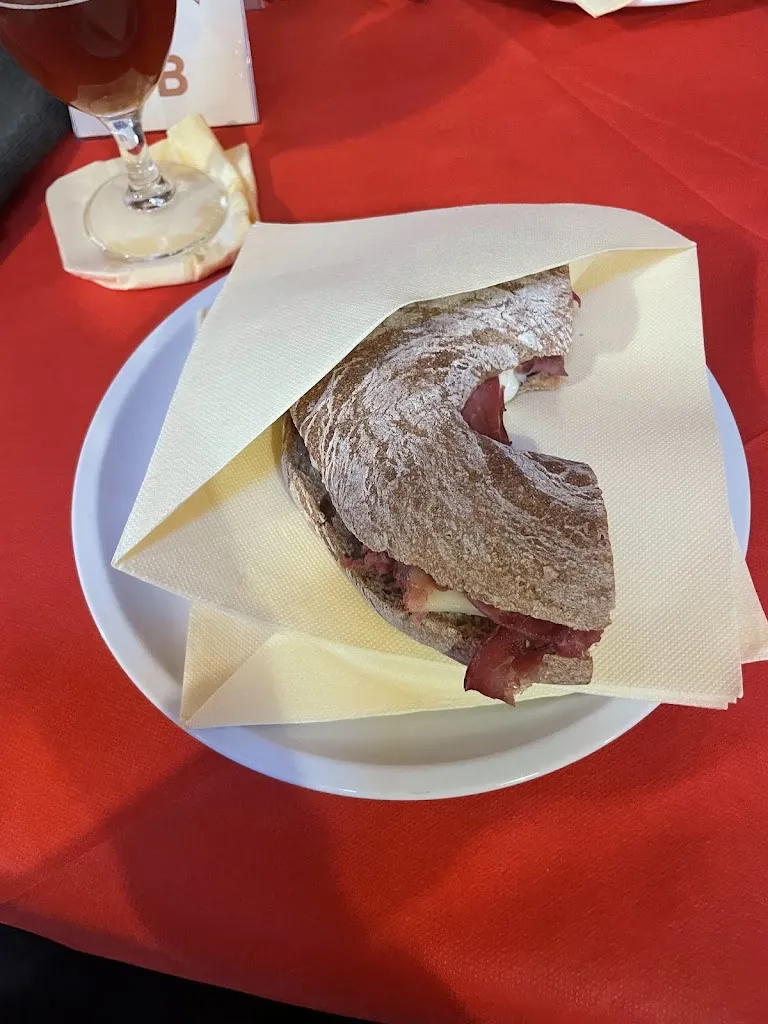 Emanuele Rigamonti_Punto vendita e Stuzzicheria -Latteria di Chiuro_Chiuro_review