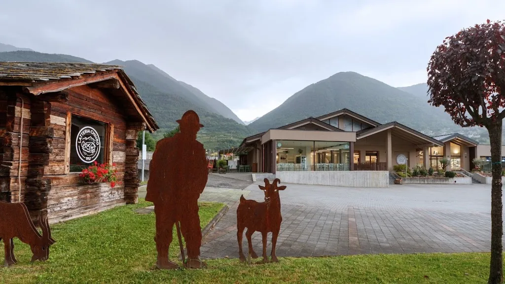 Punto vendita e Stuzzicheria -Latteria di Chiuro restaurant in Chiuro