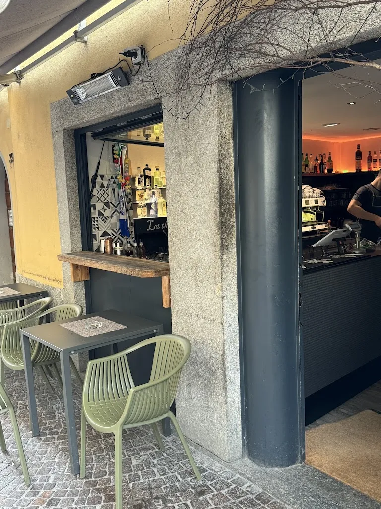 Badr Al Husayni_Caffè Dolzino DAL PIPA Bar Pizzeria_Chiavenna_review