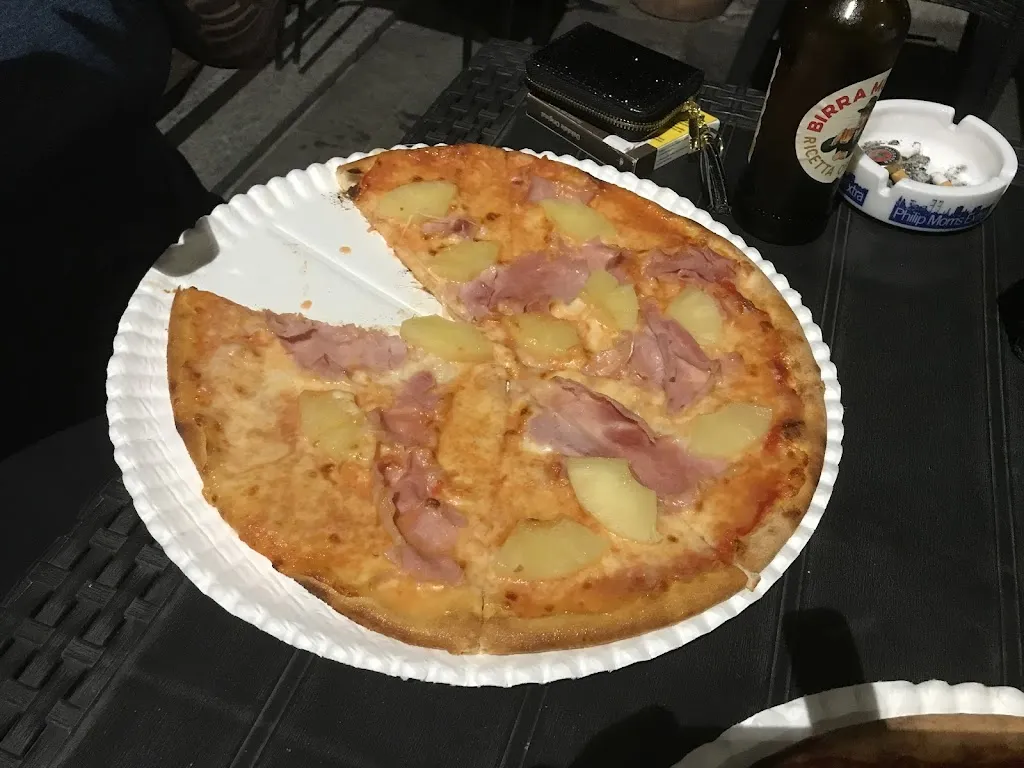 Peter_Hallo Pizza_Chiavenna_review