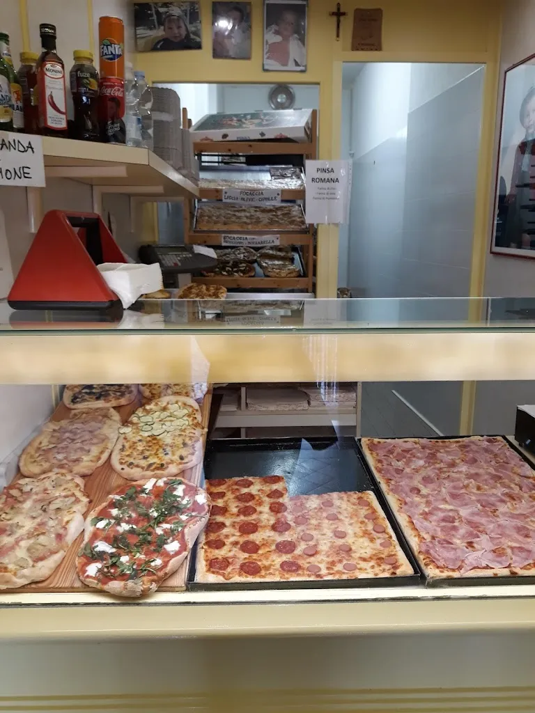 Pizzeria Pizza Pazza restaurant in Chiavenna