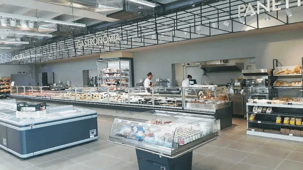 I ROSSI SRL SUPERMERCATO restaurant in Cigole