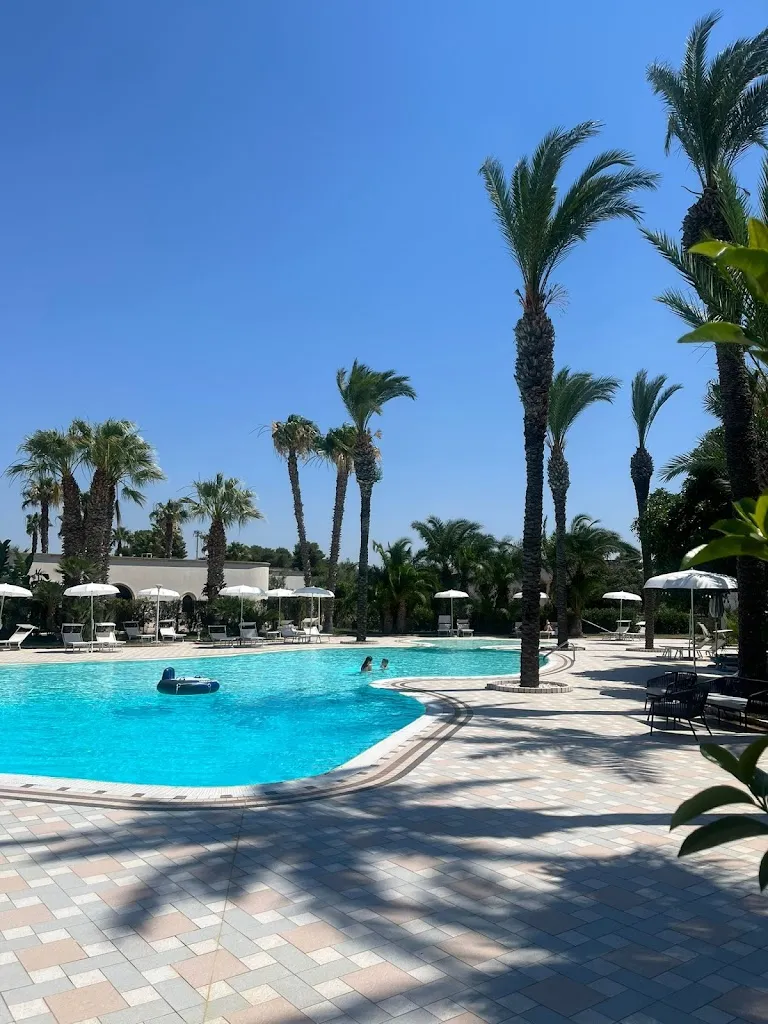 Nadine Van Der Linden_Hotel Giardino dei Pini_Alliste_review