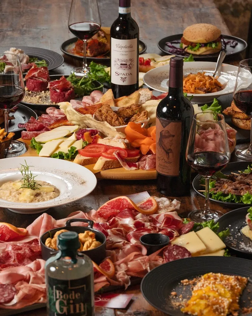 Bodeguero Cantina con Cucina_Cislago_slider_image_2