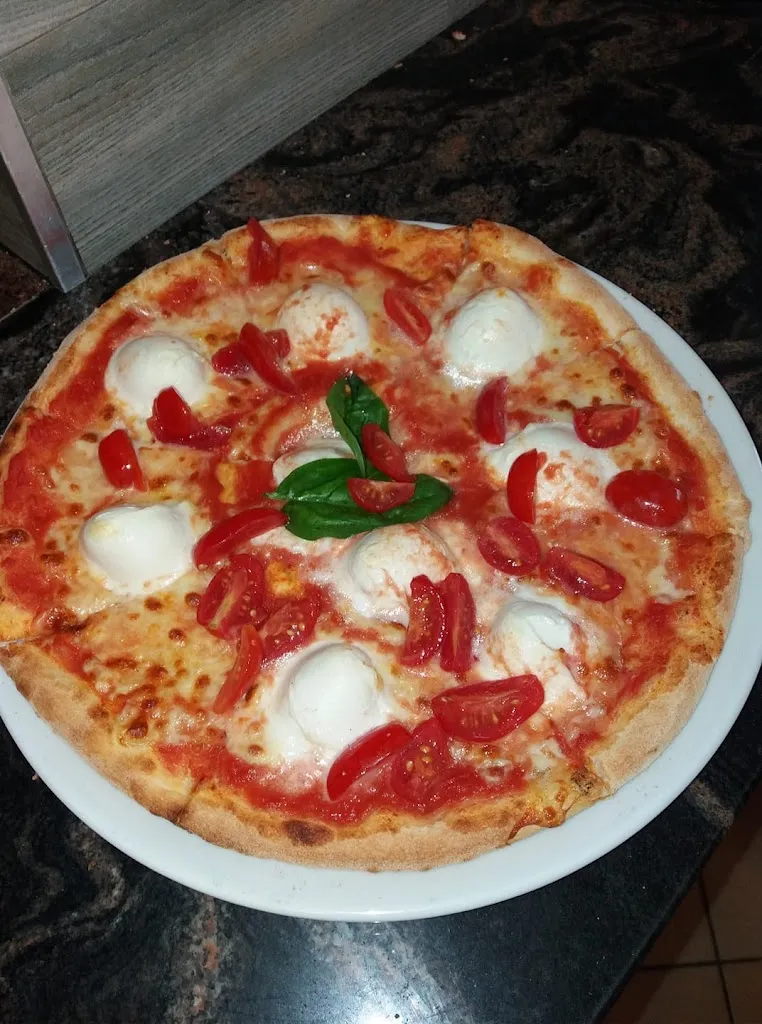 Menu_Pizzeria Da Raffaele_Cislago_image_9