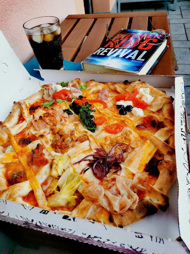 Rosa dal Lago_Mondo pizza snc di Riviera Marco e Brunella Alessandra_Cittiglio_review