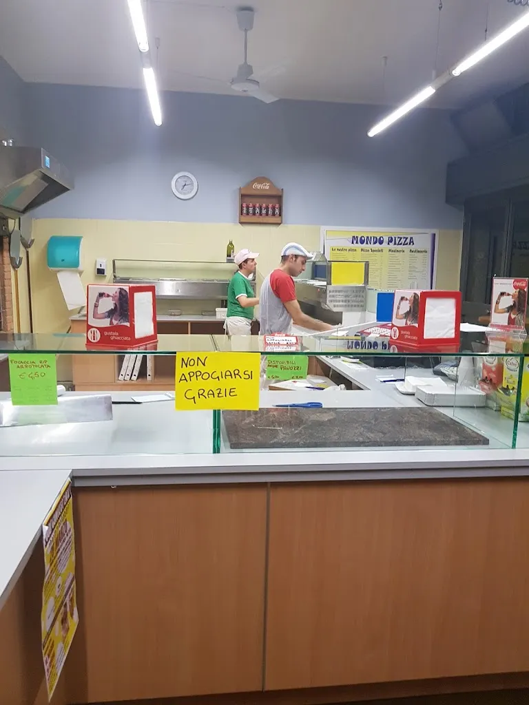 Mondo pizza snc di Riviera Marco e Brunella Alessandra_Cittiglio_slider_image_2