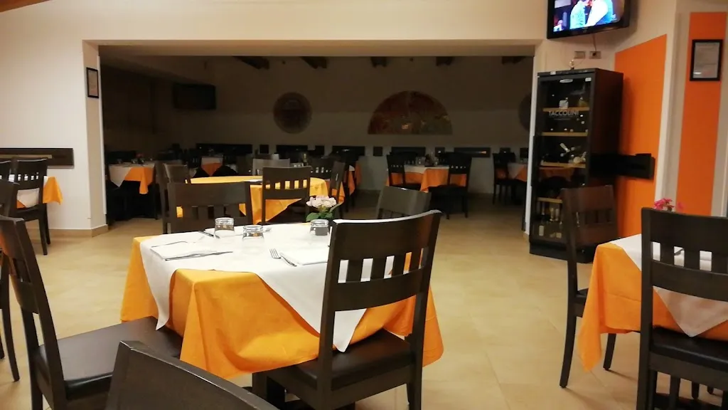 Ristorante Pizzeria Al Ponte_Cividate Camuno_slider_image_1