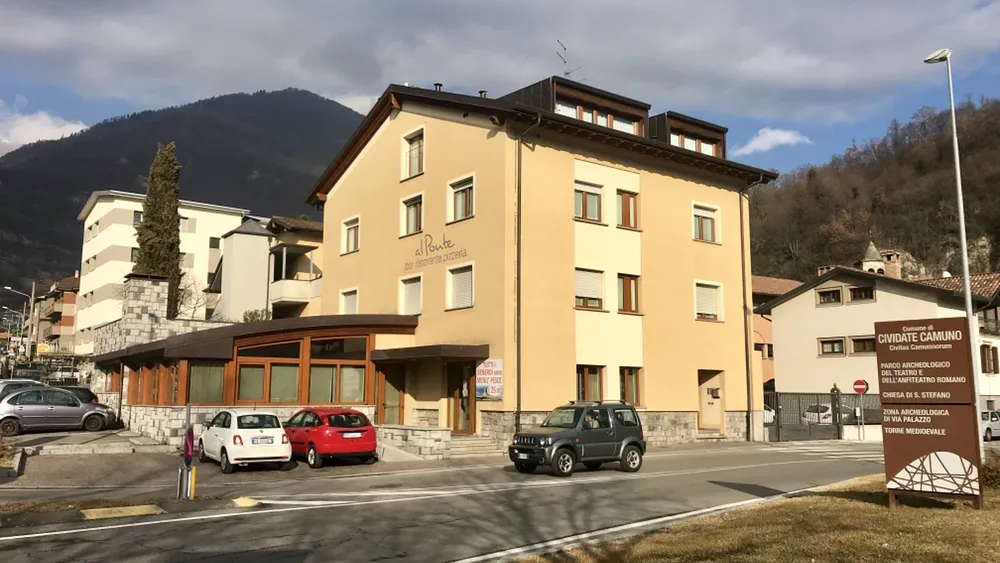 Ristorante Pizzeria Al Ponte_Cividate Camuno_slider_image_3