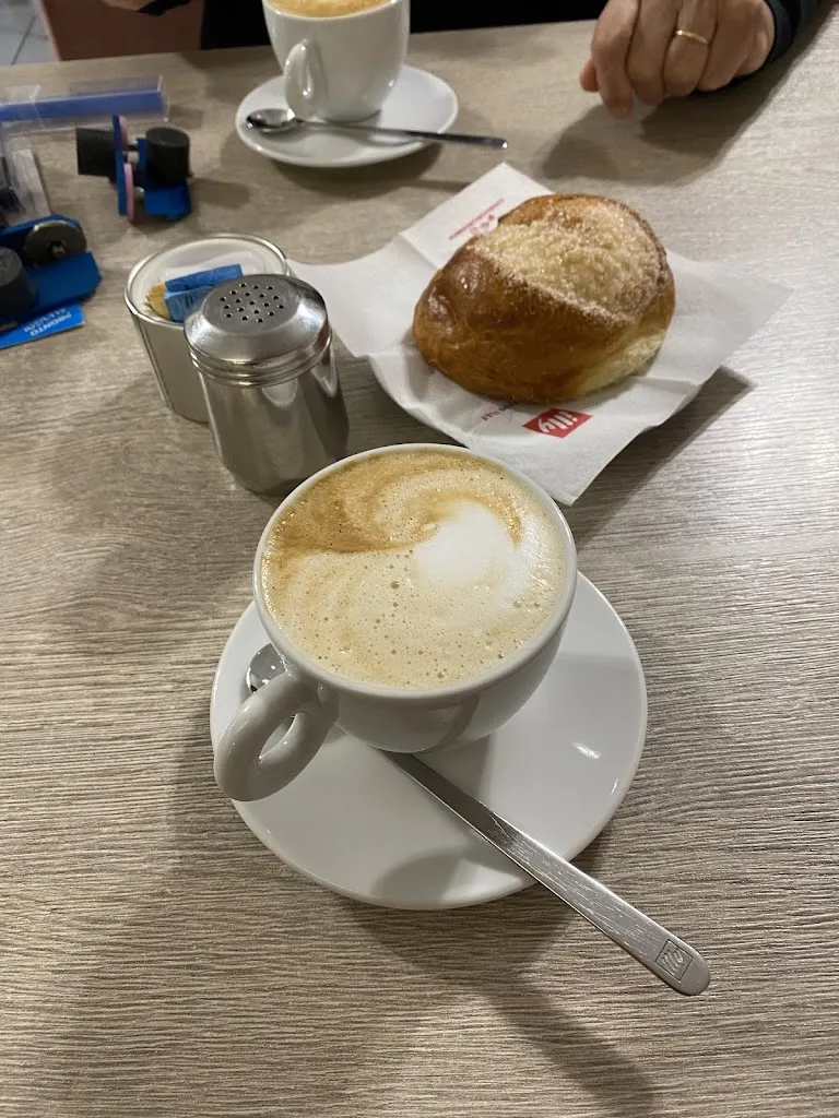 Elena Albertelli_Break Bar_Cividate Camuno_review