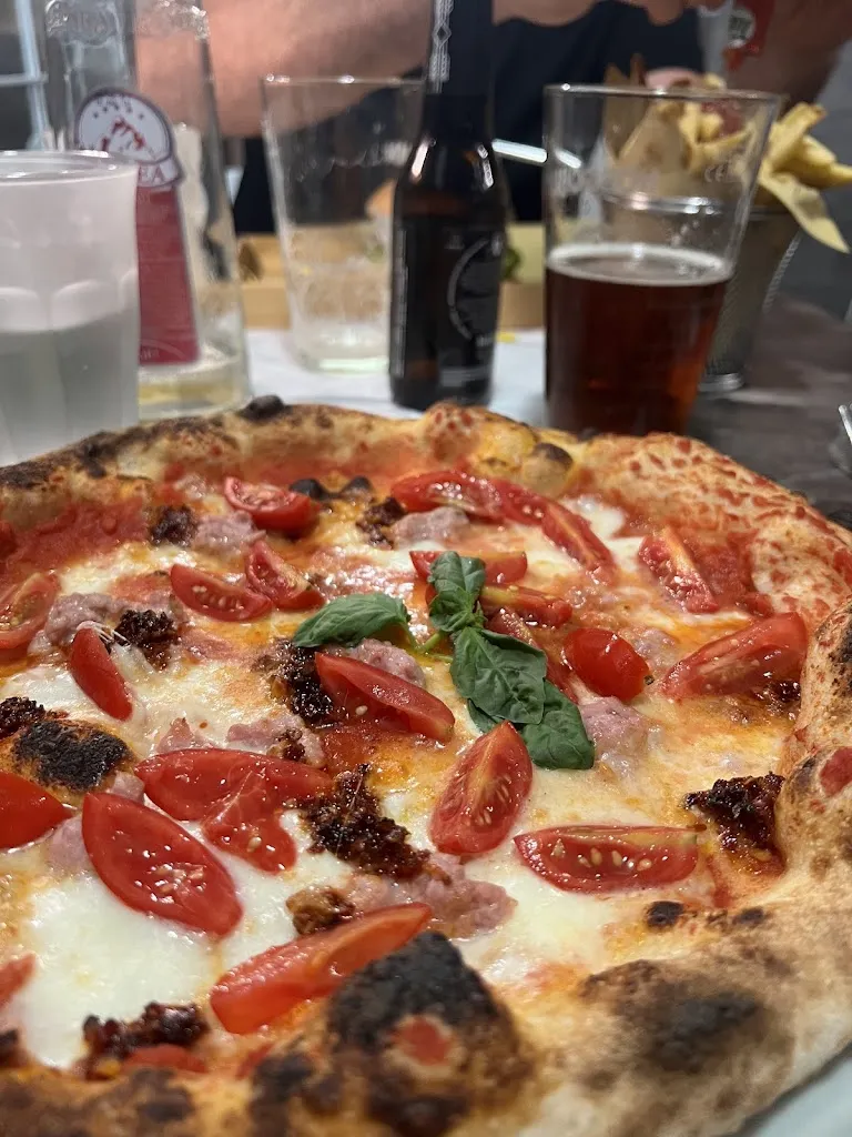 Kornelia Kaniowska_Mixer Café_Cividate al Piano_review