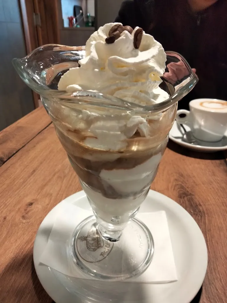 Luciana Forresu_Mixer Café_Cividate al Piano_review