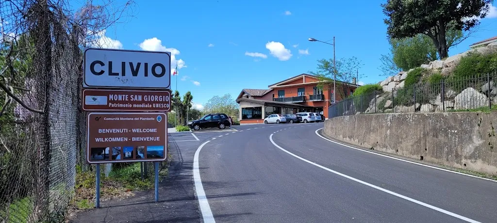 Andrew Mondia_Amici del Sushi Asian Restaurant_Clivio_review