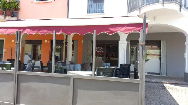 Pizzeria La Piazzetta - Servizio anche a domicilio restaurant in Cizzago-Comezzano
