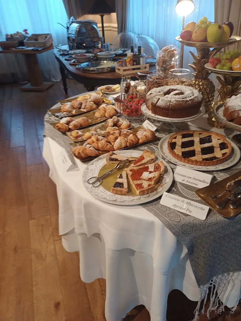 Antonello Valzano_Hotel Touring_Coccaglio_review