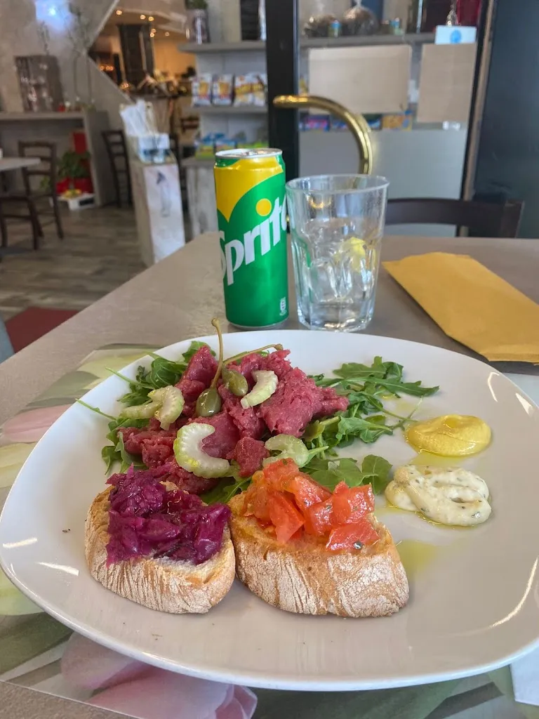 Bistro Cafe Restaurant_Cocquio_slider_image_2