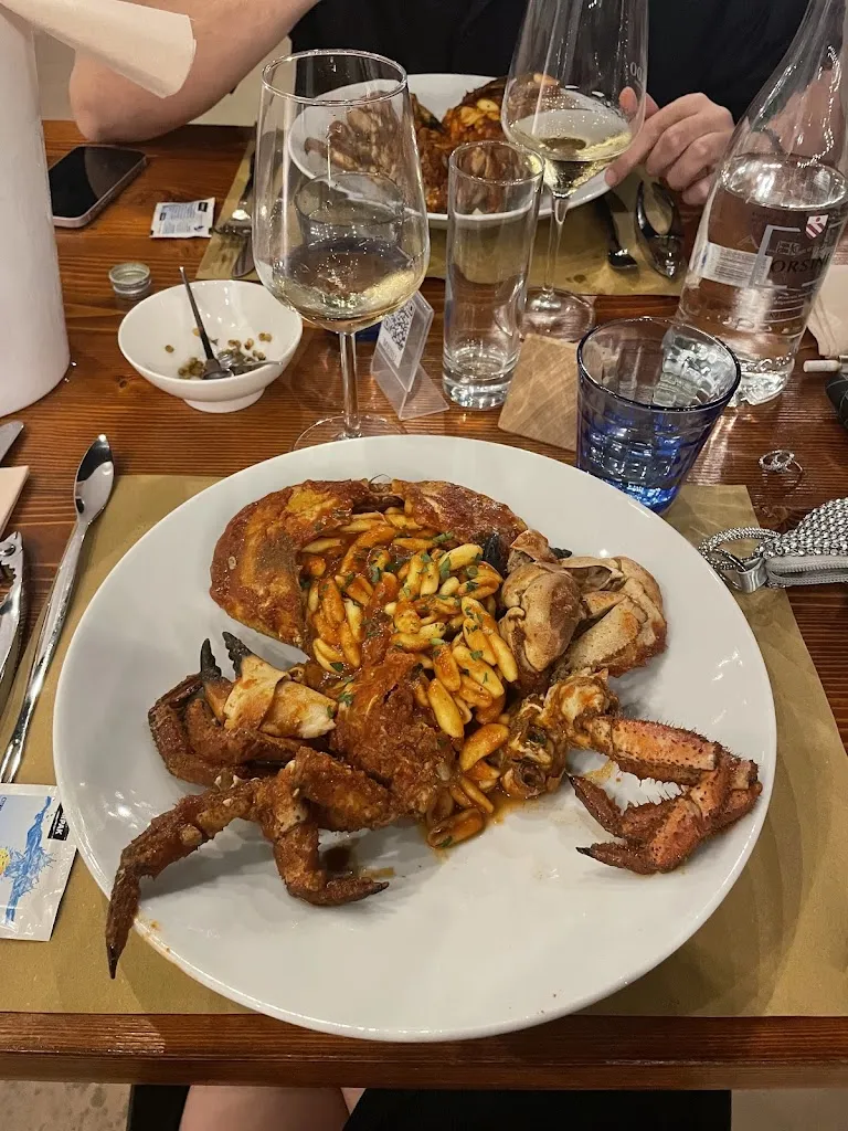 Sara Gavazzi_Posto Divino ai Tolomei_Alliste_review