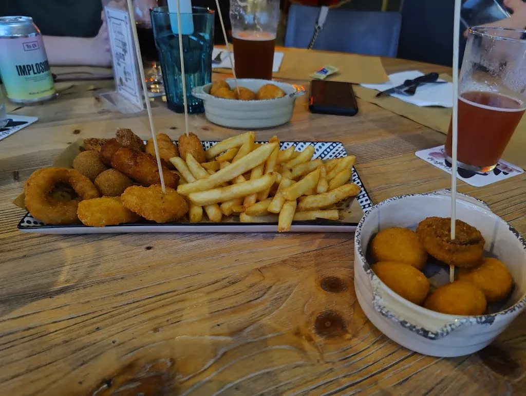 Marianna Lipani_Strafess_Clusane_review