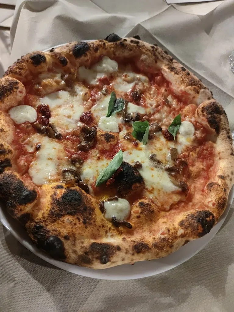 Clantò alla Cisternella Pizzeria Trattoria_Alliste_slider_image_3