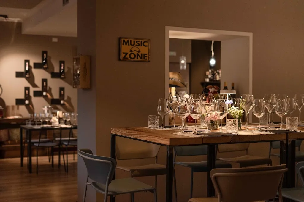 Vìstrò Wine & Bistrò - Enoteca con cucina Vertova restaurant in Colzate