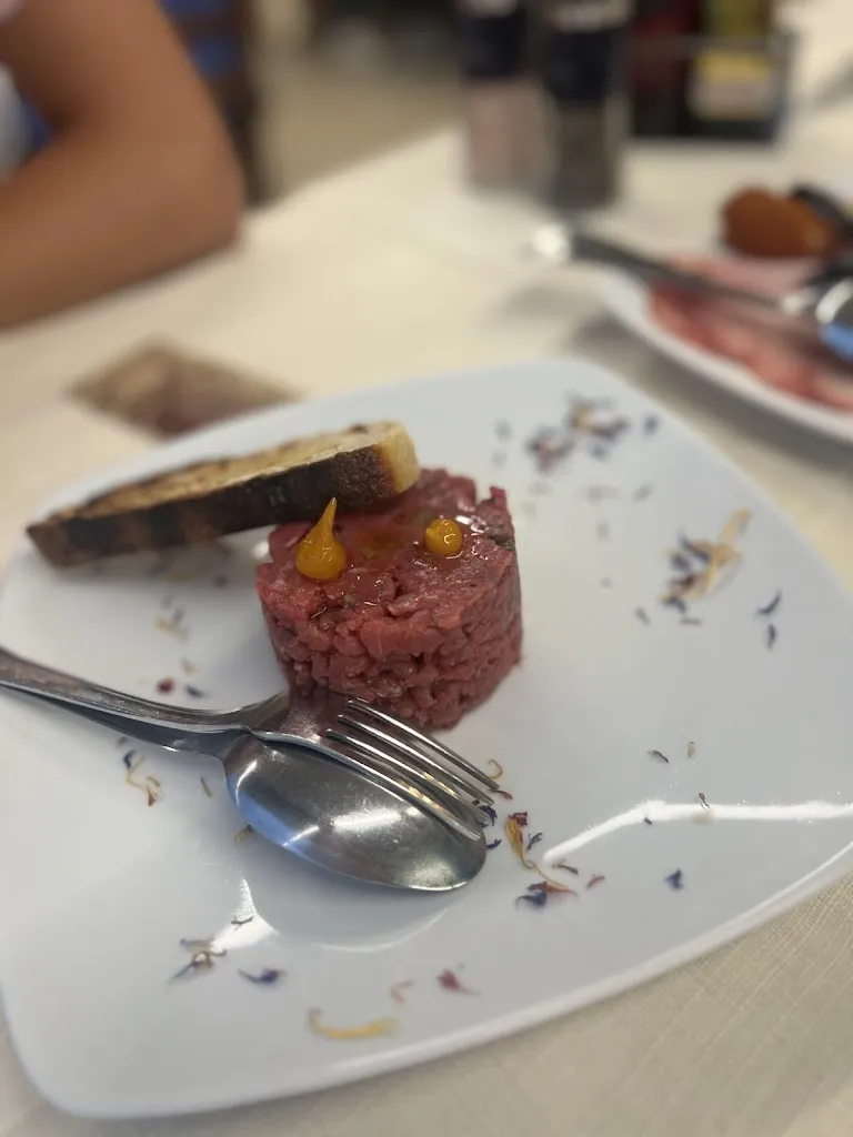 Adisa Jeginović_DUE LAGHI RISTORANTE & PIZZERIA_Comabbio_recensione