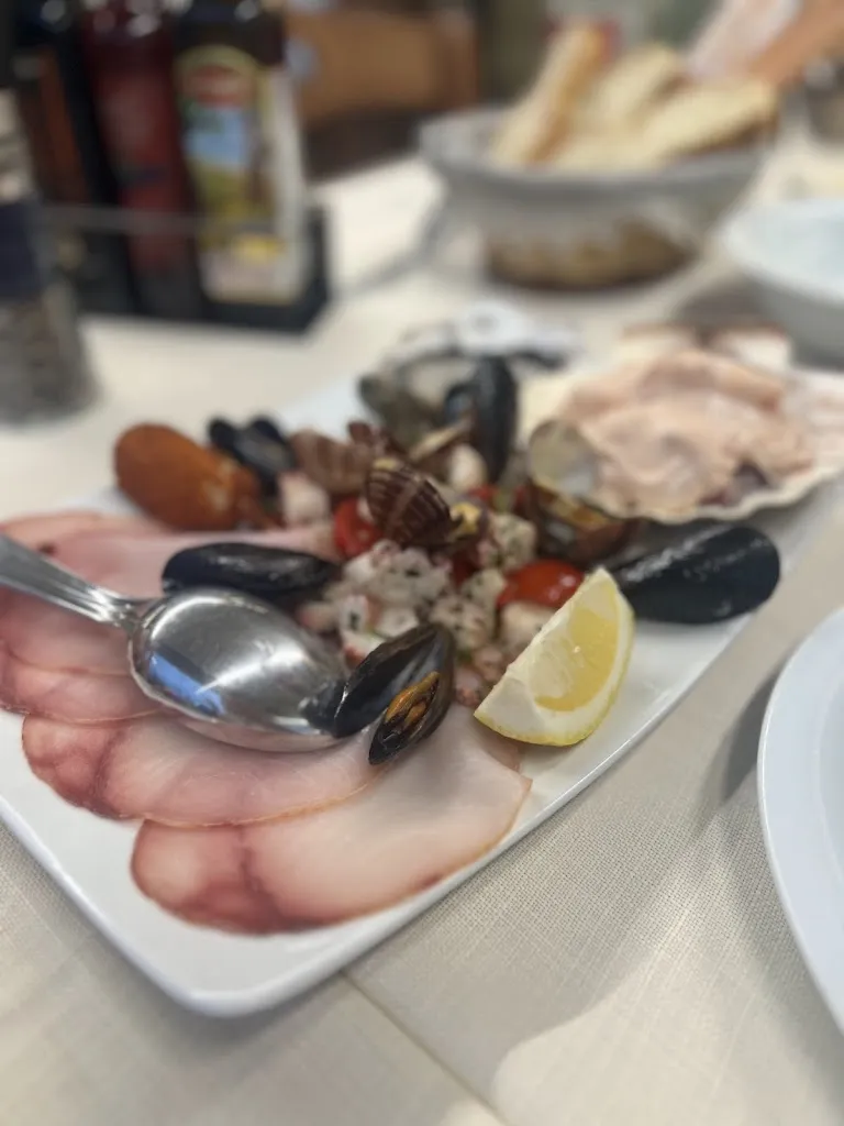 DUE LAGHI RISTORANTE & PIZZERIA_Comabbio_slider_image_3