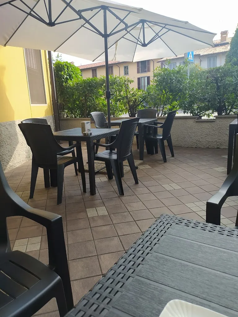 Nero Opaco Café restaurant in Comun Nuovo