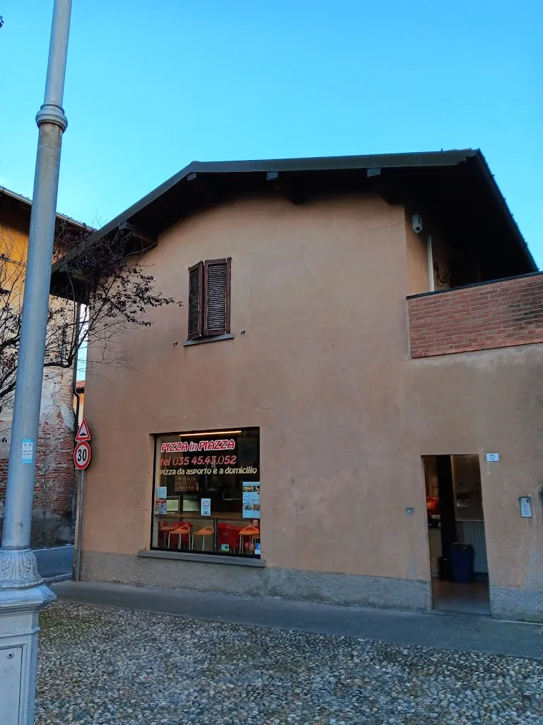 Wouter_Pizza In Piazza_Comun Nuovo_recensione