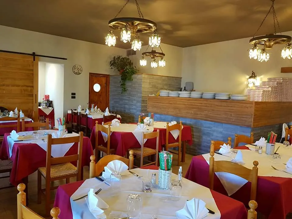 Ristorante Pizzeria La Fattoria di brenzio_Consiglio di Rumo_slider_image_1
