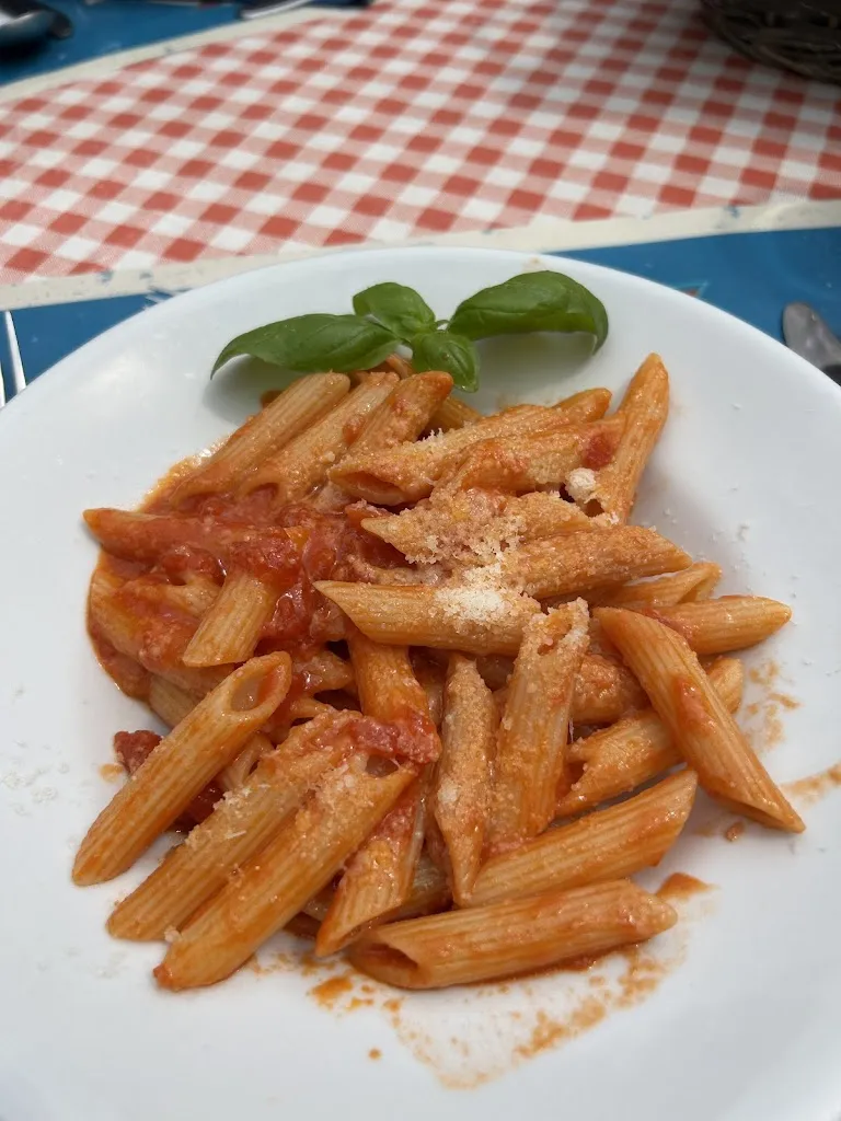 Barbara Höller_Osteria Pomara_Commessaggio_recensione