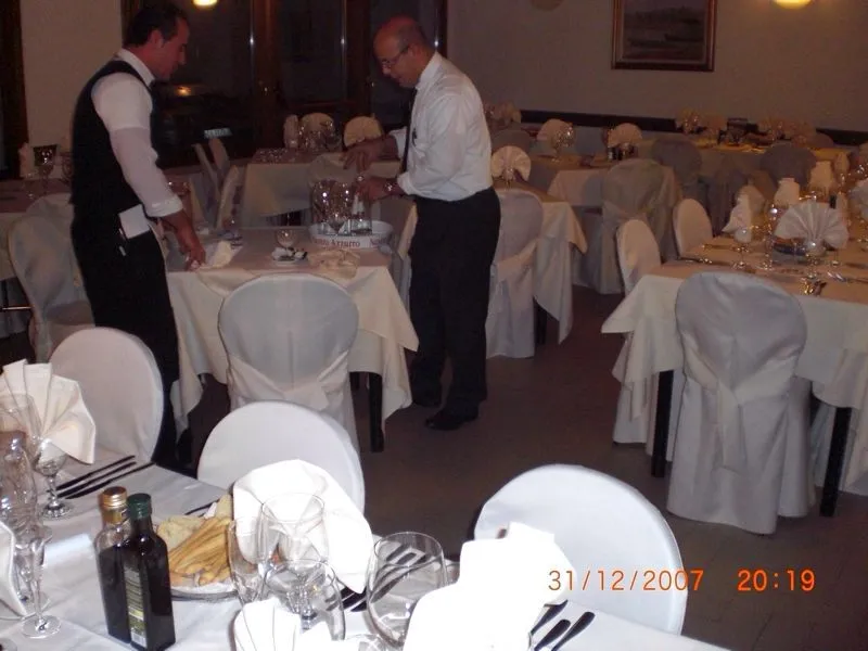 Ristorante Antica Locanda ai Portici restaurant in Commessaggio