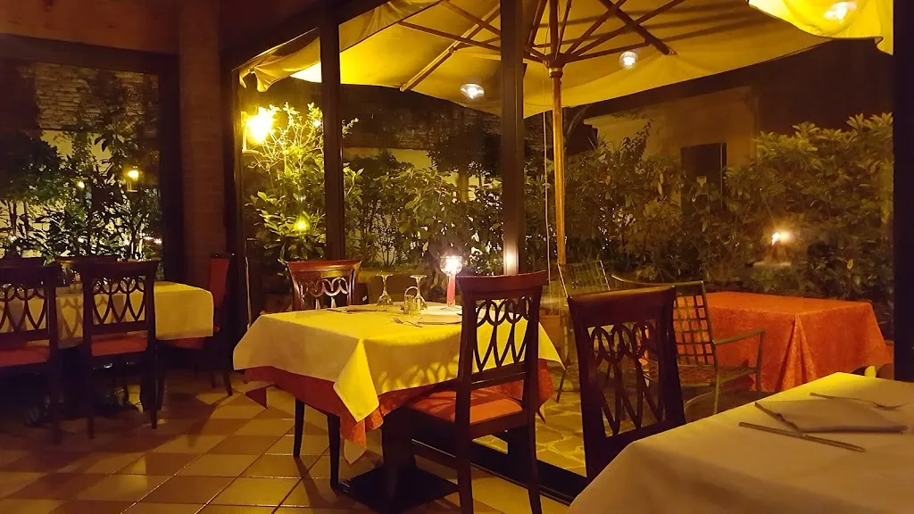 Albergo Croce D'Oro restaurant in Commessaggio