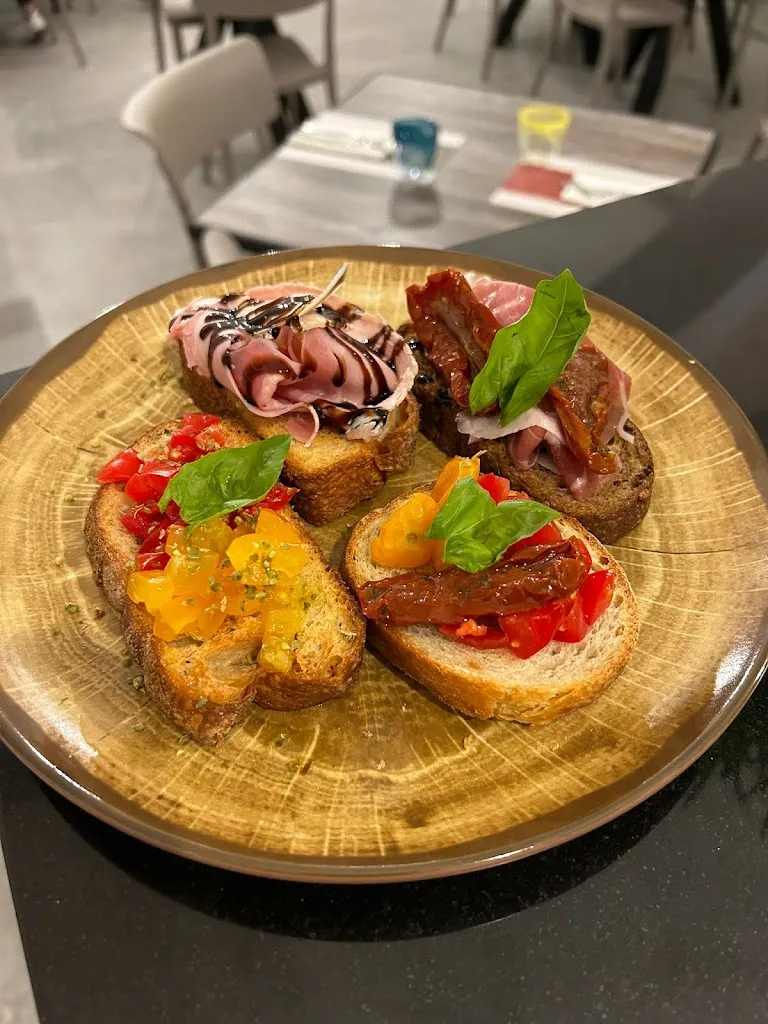 45 Parallelo Pizzeria Contemporanea_Commessaggio_slider_image_3