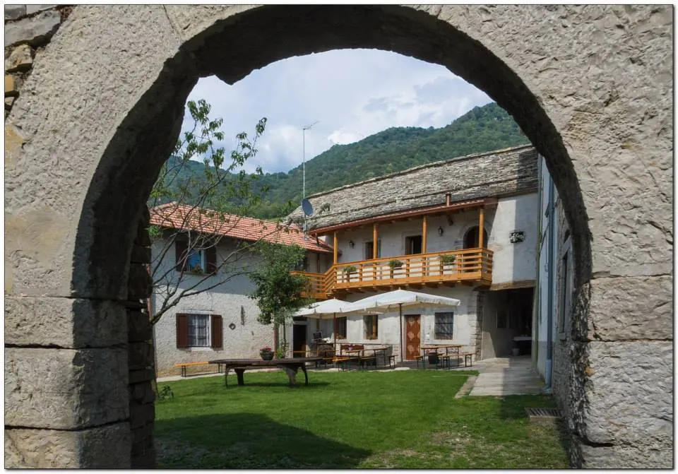 Antica Locanda Roncaglia restaurant in Corna Imagna