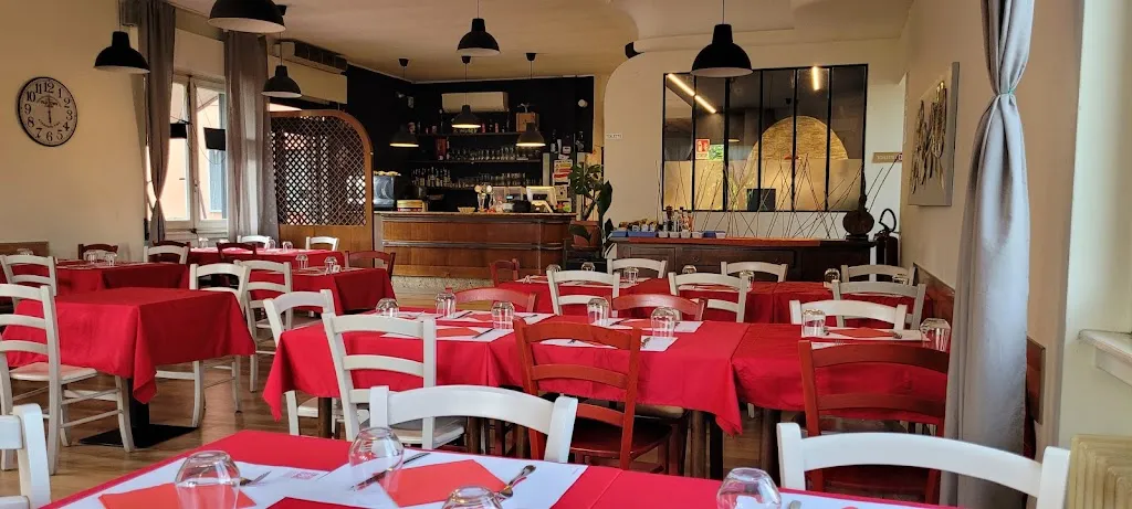 RISTORANTE PIZZERIA DOC 5 restaurant in Corgeno