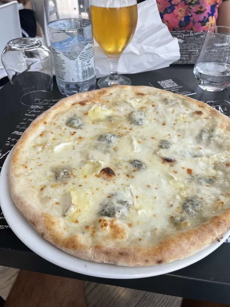 Timis Stefan_Bollicine Restaurant Music Context_Corno Giovine_review