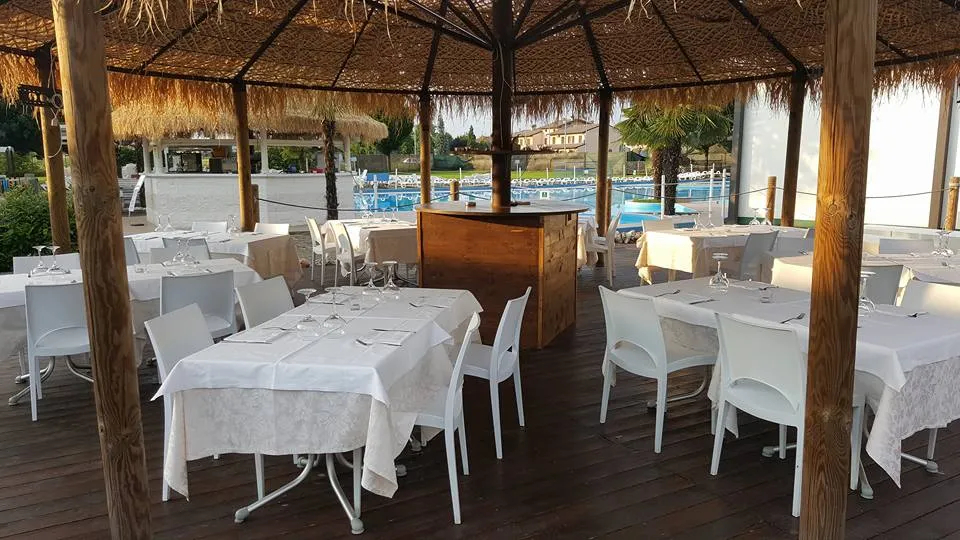 Bollicine Restaurant Music Context restaurant in Corno Giovine