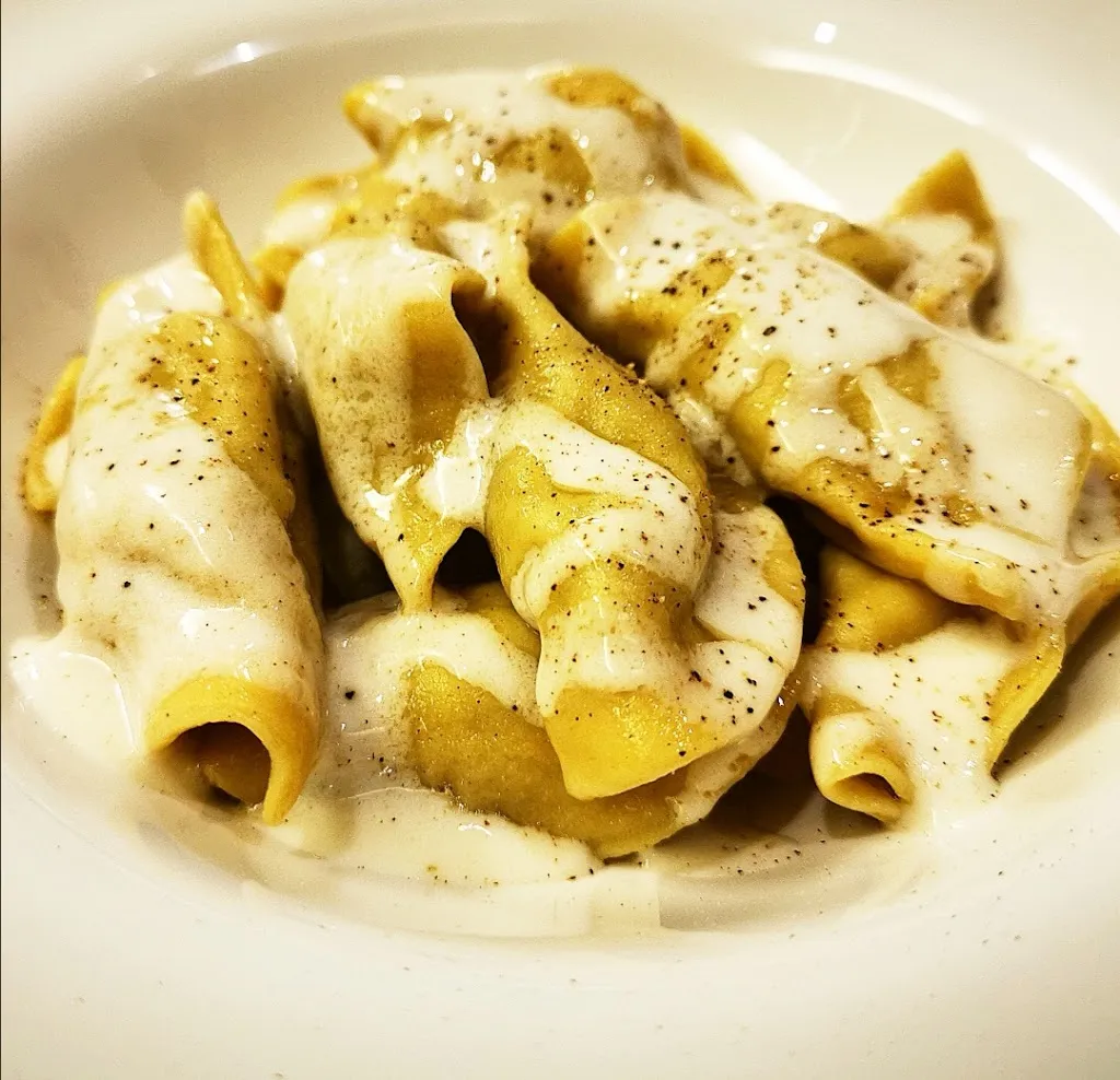 Bollicine Restaurant Music Context_Corno Giovine_slider_image_3