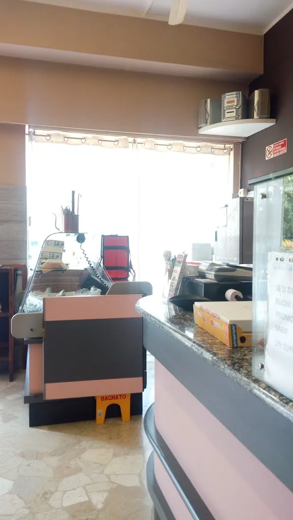 Pizzeria D'Asporto Bella Italia restaurant in Cornate d'Adda