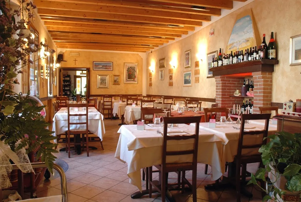 Gabbiano1983 - Specialità d'oca e grandi vini restaurant in Corte de' Cortesi