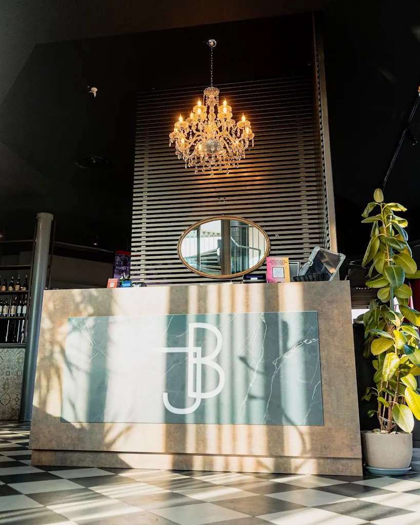 Jubilee Restaurant & Lounge Bar_Corbetta_slider_image_1