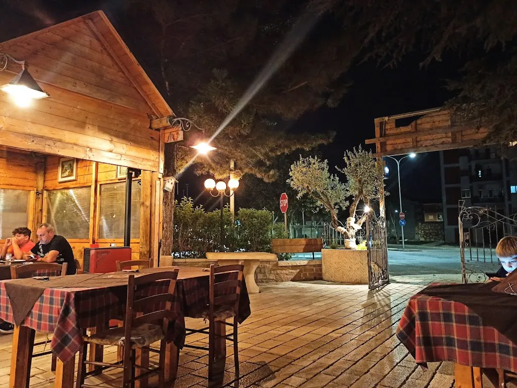 Chalet Apricena restaurant in Apricena