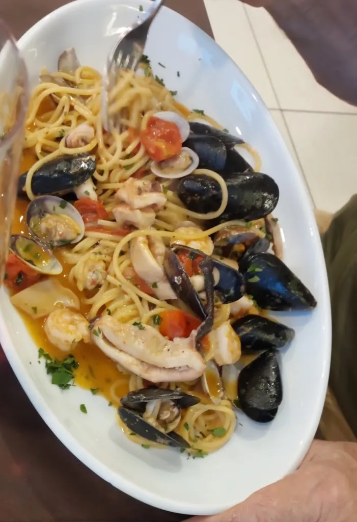 EMILIA 44 - Ristorante Pizzeria Specialità di Carne e Pesce_Corvino San Quirico_slider_image_3