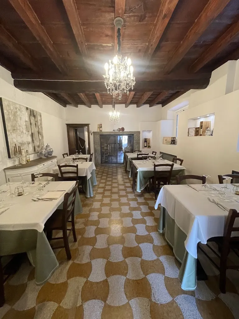Ristorante Grotte di Realdino restaurant in Costa Lambro